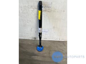 Begagnade 4x4 främre mellandrivaxel Mercedes E Estate AMG (S213) 4.0 E-63 S AMG V8 Turbo 4-Matic+ Pris € 199,65 Inklusive moms erbjuds av Autoparts Van De Velde