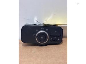 Begagnade Ljusbrytare Mercedes Sprinter 3,5t (907.6/910.6) 314 CDI 2.1 D RWD Pris € 36,30 Inklusive moms erbjuds av Autoparts Van De Velde