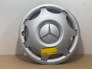 Gebruikte Wieldop Mercedes C (W203) 2.2 C-200 CDI 16V Prijs € 30,25 Inclusief btw aangeboden door Autoparts Van De Velde