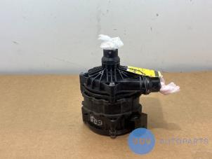 Begagnade Vattenpump Mercedes EQS SUV (X296) 580 4-Matic 118 kWh Pris € 48,40 Inklusive moms erbjuds av Autoparts Van De Velde