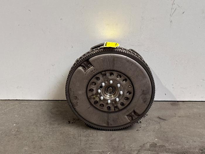 Svänghjul från en Mercedes-Benz E (W212) E-200 CDI 16V BlueEfficiency,BlueTEC 2011