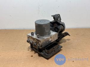 Begagnade ABS-pump Mercedes E (W212) E-200 CDI 16V BlueEfficiency,BlueTEC Pris € 108,90 Inklusive moms erbjuds av Autoparts Van De Velde