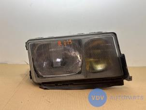 Gebruikte Koplamp rechts Mercedes 190 (W201) 2.0 E Kat. Prijs op aanvraag aangeboden door Autoparts Van De Velde
