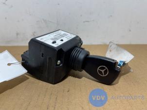 Begagnade Elektronisk tändnyckel Mercedes A (W169) 1.5 A-160 Pris € 90,75 Inklusive moms erbjuds av Autoparts Van De Velde