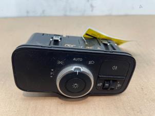 Begagnade Ljusbrytare Mercedes Sprinter 3,5t (907.6/910.6) 311 CDI 2.1 D FWD Pris € 36,30 Inklusive moms erbjuds av Autoparts Van De Velde