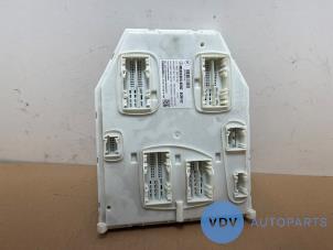 Begagnade Komfortmodul Mercedes Sprinter 3,5t (907.6/910.6) 311 CDI 2.1 D FWD Pris € 151,25 Inklusive moms erbjuds av Autoparts Van De Velde