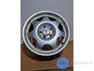 Gebruikte Velg Mercedes E (W211) 4.0 E-420 CDI 32V Prijs € 48,40 Inclusief btw aangeboden door Autoparts Van De Velde