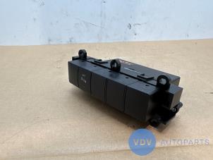 Begagnade Styrning, inbyggd dator Mercedes A (W169) 2.0 A-180 CDI 16V Pris € 24,20 Inklusive moms erbjuds av Autoparts Van De Velde