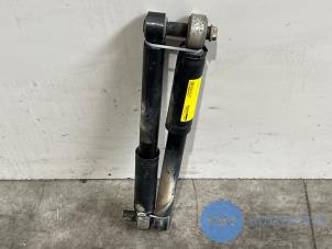 Używane Zestaw amortyzatorów Mercedes Vito (447.6) 2.2 119 CDI 16V BlueTEC 4x4 Cena € 60,50 Z VAT oferowane przez Autoparts Van De Velde