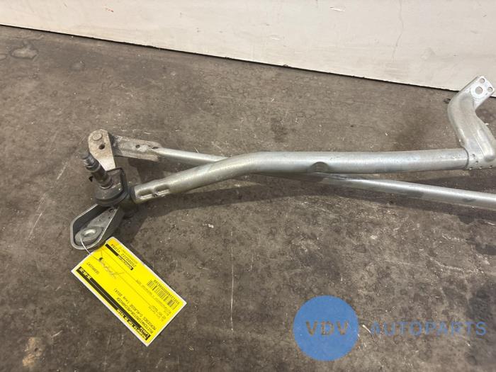 Torkarmotor + mekanism från en Mercedes-Benz C (W205) C-200 2.0 CGI 16V 2014