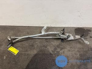 Begagnade Torkarmotor + mekanism Mercedes C (W205) C-200 2.0 CGI 16V Pris € 211,75 Inklusive moms erbjuds av Autoparts Van De Velde