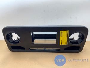 Begagnade Dekorstripe, instrumentbräda Mercedes Sprinter 3,5t (907.6/910.6) 314 CDI 2.1 D RWD Pris € 60,50 Inklusive moms erbjuds av Autoparts Van De Velde