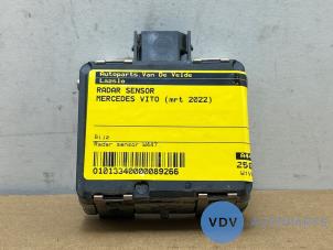 Begagnade Radarsensor Mercedes Vito (447.6) 2.0 110 CDI 16V Pris € 332,75 Inklusive moms erbjuds av Autoparts Van De Velde