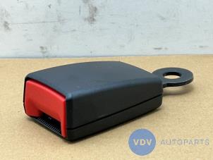 Gebruikte Veiligheidsgordel Insteek Midden-voor Mercedes Sprinter 3,5t (907.6/910.6) 311 CDI 2.1 D RWD Prijs € 60,50 Inclusief btw aangeboden door Autoparts Van De Velde