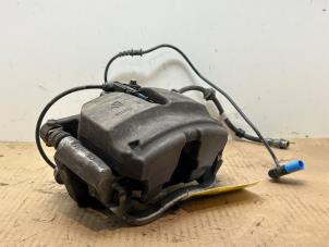 Begagnade Främre bromsok, höger Mercedes C Estate (S206) C-200d 2.0 Turbo 16V Pris € 60,50 Inklusive moms erbjuds av Autoparts Van De Velde