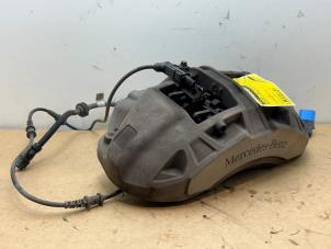 Begagnade Främre bromsok, höger Mercedes C Estate (S206) C-300 e 2.0 Turbo Pris € 60,50 Inklusive moms erbjuds av Autoparts Van De Velde