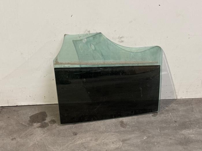 Portierruit 4Deurs rechts-achter van een Mercedes-Benz CLA Shooting Brake (118.6) 1.3 CLA-180 Turbo 16V 2020