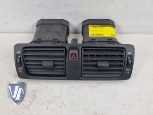 Gebruikte Luchtrooster Dashboard Volvo C30 (EK/MK) 1.6 D 16V Prijs € 30,25 Inclusief btw aangeboden door Vollux Carparts B.V.