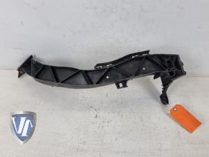 Gebruikte Koplampframe rechts BMW 1 serie (E87/87N) 118d 16V Prijs € 36,30 Inclusief btw aangeboden door Vollux Carparts B.V.
