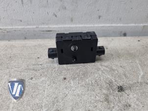 Gebruikte Antenne BMW 1 serie (F20) 114i 1.6 16V Prijs € 10,88 Inclusief btw aangeboden door Vollux Carparts B.V.