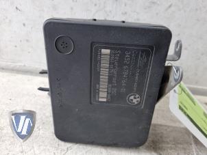 Gebruikte ABS Pomp BMW 3 serie Touring (E91) 318i 16V Prijs € 65,00 Margeregeling aangeboden door Vollux Carparts B.V.