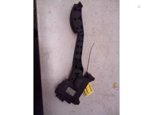 Begagnade Gaspedal Alfa Romeo 147 (937) 1.6 HP Twin Spark 16V Pris € 39,99 Marginaltabell erbjuds av Autodemontage Tegelen