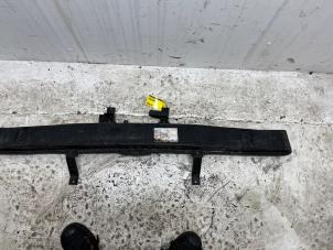 Gebruikte Bumperframe achter Kia Soul I (AM) 1.6 CVVT 16V Prijs € 74,98 Margeregeling aangeboden door Autodemontage Tegelen