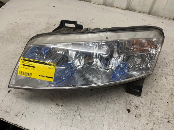 Strålkastare, vänster från en Fiat Stilo 2004