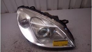 Begagnade Strålkastare, höger Mercedes B (W245) 1.5 B-160 16V Pris € 109,99 Marginaltabell erbjuds av Autodemontage Tegelen