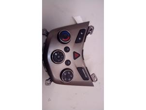Gebruikte Airco bedieningspaneel Chevrolet Aveo (300) 1.2 16V Prijs € 69,90 Margeregeling aangeboden door Autodemontage Tegelen