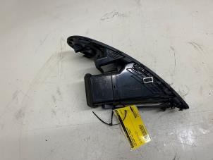 Gebruikte Luchtrooster Dashboard Kia Soul I (AM) 1.6 CVVT 16V Prijs € 14,95 Margeregeling aangeboden door Autodemontage Tegelen