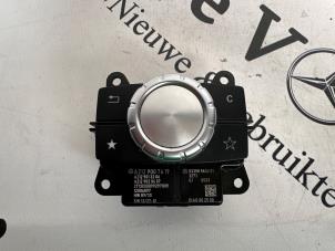 Gebruikte Command system bediening Mercedes E (W212) E-200 CGI 16V BlueEfficiency Prijs € 60,50 Inclusief btw aangeboden door De Vogel Auto's B.V.