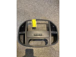 Używane Przelacznik swiatel awaryjnych Mercedes Vito (447.6) Cena € 102,85 Z VAT oferowane przez De Vogel Auto's B.V.