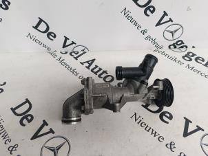 Gebruikte Waterpomp Mercedes B (W247) 2.0 B-220 Turbo 16V Prijs € 74,95 Margeregeling aangeboden door De Vogel Auto's B.V.