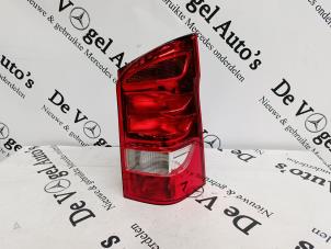 Begagnade Baklykta, höger Mercedes Vito (447.6) 2.2 116 CDI 16V Pris € 72,60 Inklusive moms erbjuds av De Vogel Auto's B.V.