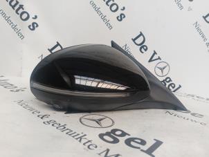 Gebruikte Buitenspiegel rechts Mercedes C (W206) C-220d 2.0 Turbo 16V Prijs € 525,00 Margeregeling aangeboden door De Vogel Auto's B.V.