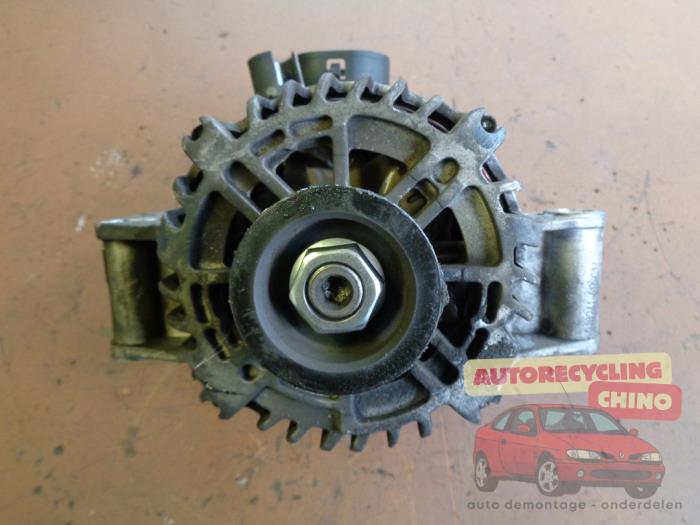 Dynamo van een Ford Mondeo III 2.2 TDCi 16V 2006