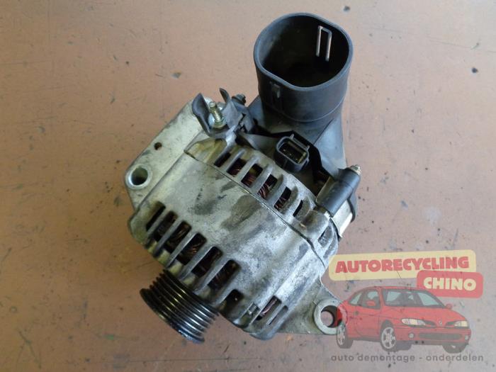 Dynamo van een Ford Mondeo III 2.2 TDCi 16V 2006