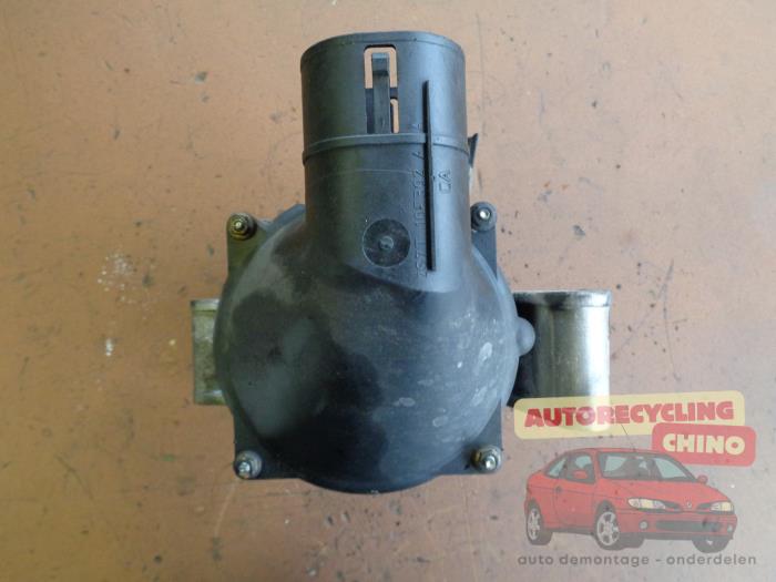 Dynamo van een Ford Mondeo III 2.2 TDCi 16V 2006