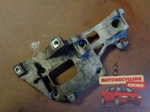 Begagnade Undre fäste, generator Seat Leon (1P1) 1.6 Pris € 32,00 Marginaltabell erbjuds av Autorecycling Chino B.V.