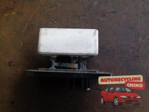 Używane Opornik nagrzewnicy Mitsubishi Carisma Cena € 18,00 Procedura marży oferowane przez Autorecycling Chino B.V.