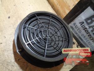 Używane Glosnik Audi A1 (8X1/8XK) 1.4 TFSI 16V 125 Cena € 18,00 Procedura marży oferowane przez Autorecycling Chino B.V.