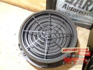 Używane Glosnik Audi A1 (8X1/8XK) 1.4 TFSI 16V 125 Cena € 18,00 Procedura marży oferowane przez Autorecycling Chino B.V.