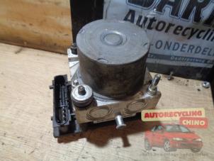 Begagnade ABS-pump Toyota Aygo (B10) 1.0 12V VVT-i Pris € 45,00 Marginaltabell erbjuds av Autorecycling Chino B.V.