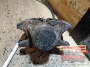 Begagnade Bakre bromsok, vänster Lexus IS (E2) 200 2.0 24V Pris € 32,00 Marginaltabell erbjuds av Autorecycling Chino B.V.