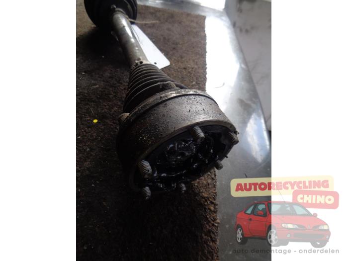 Aandrijfas links-voor van een Seat Ibiza IV (6J5) 1.2 TDI Ecomotive 2012