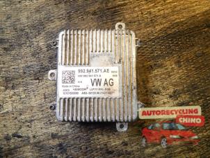 Gebruikte Module bochtverlichting Volkswagen Polo VI (AW1) 1.0 TSI 12V Prijs € 70,00 Margeregeling aangeboden door Autorecycling Chino B.V.