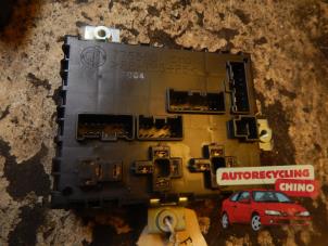 Begagnade Säkringsbox Fiat Punto I (176) Pris € 35,00 Marginaltabell erbjuds av Autorecycling Chino B.V.