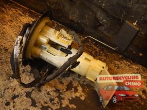 Używane Pompa benzynowa Daihatsu Cuore (L251/271/276) 1.0 12V DVVT Cena € 34,95 Procedura marży oferowane przez Autorecycling Chino B.V.