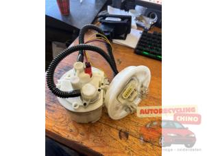 Gebruikte Benzinepomp Ford Mondeo III Wagon 1.8 16V Prijs € 40,00 Margeregeling aangeboden door Autorecycling Chino B.V.